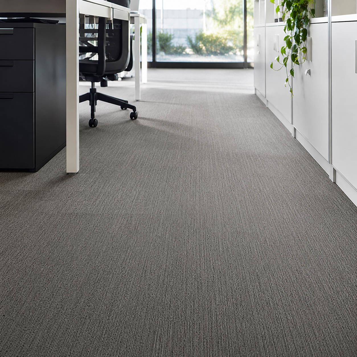 Clean Floors & Carpets